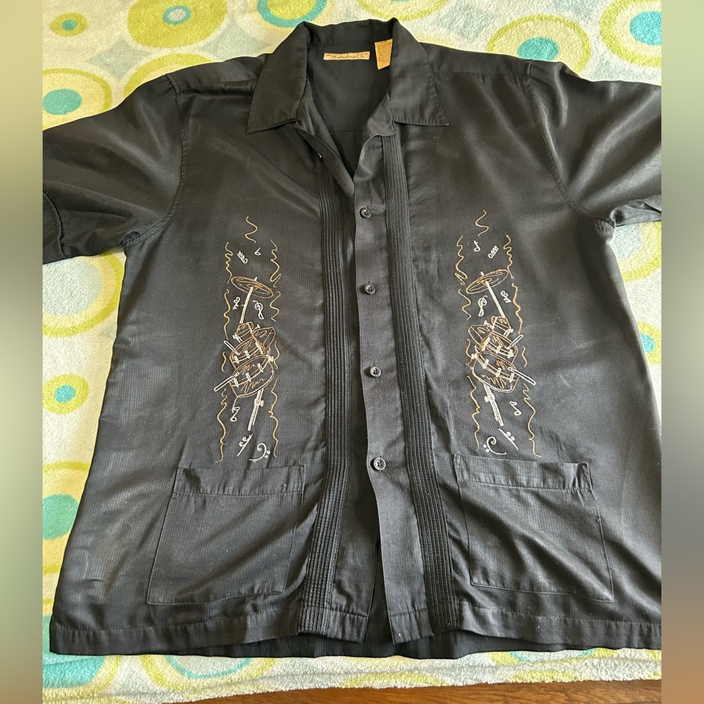 Guayabera Style by The Havanera Co Large Black Short Sleeved Button Up